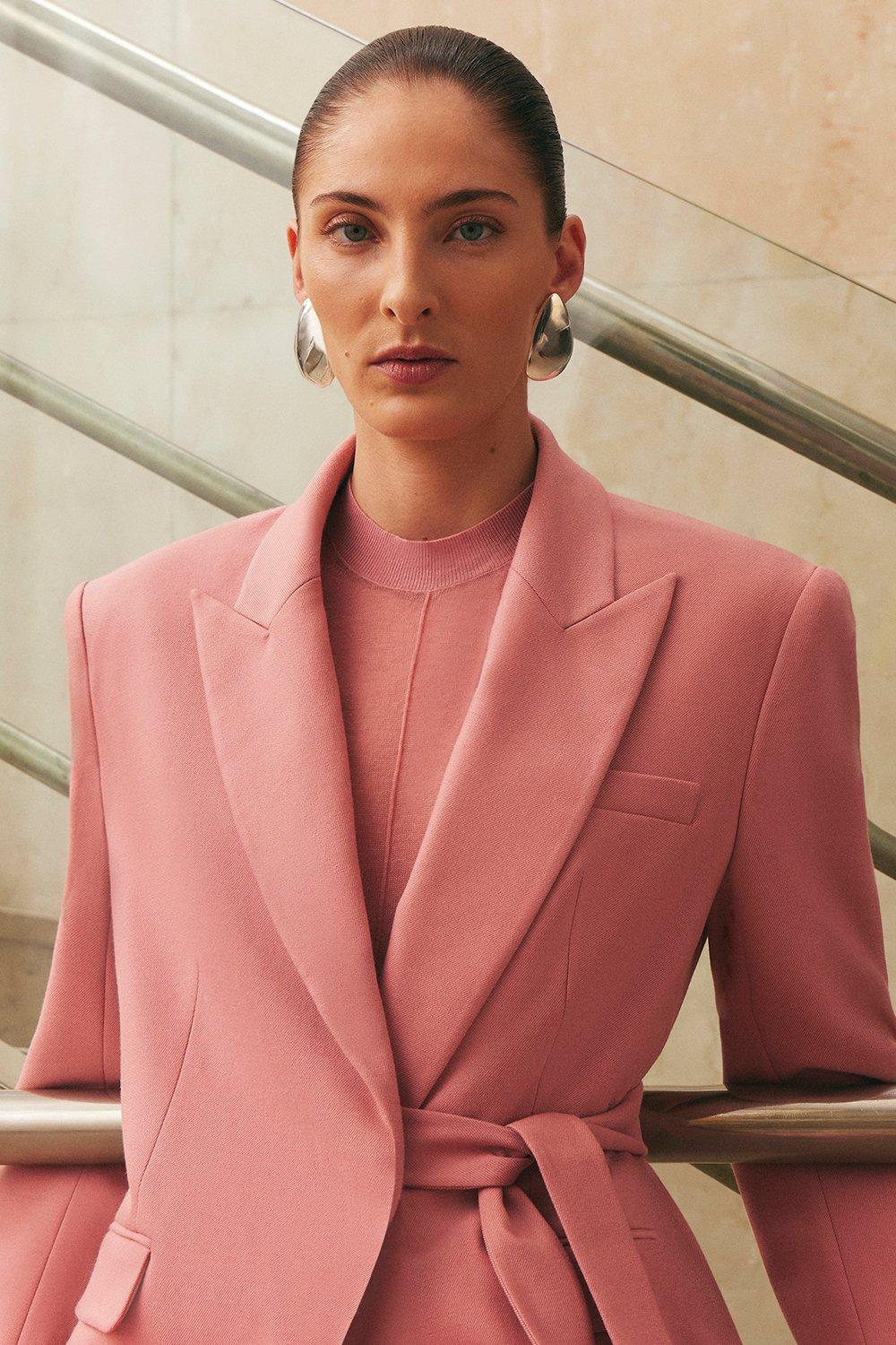 Coral Executive Suit